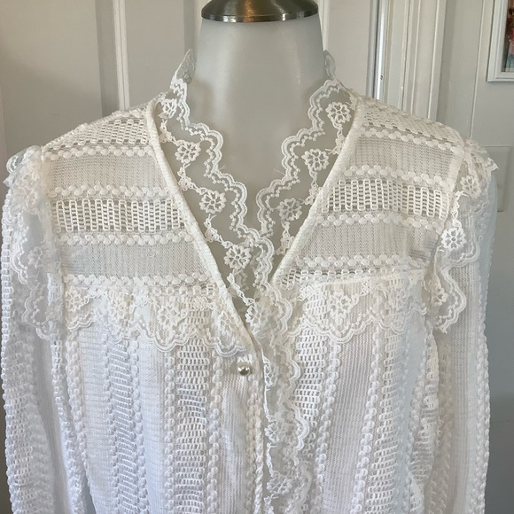 Chicme  V neck plain lace trim long sleeve shirt. Size X-Large - Picture 7 of 12